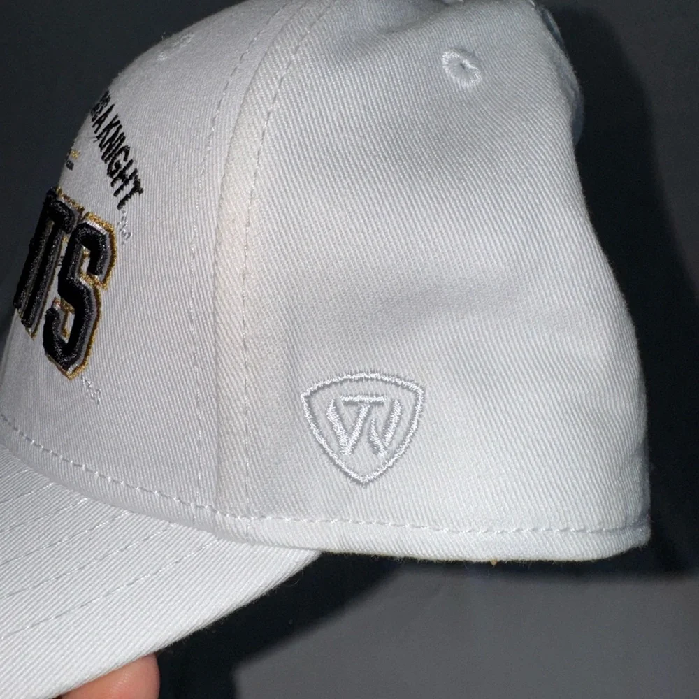 UCF KNIGHTS SNAPBACK HAT BALL CAP UNIVERSITY OF CENTRAL FLORIDA TOP OF THE WORLD